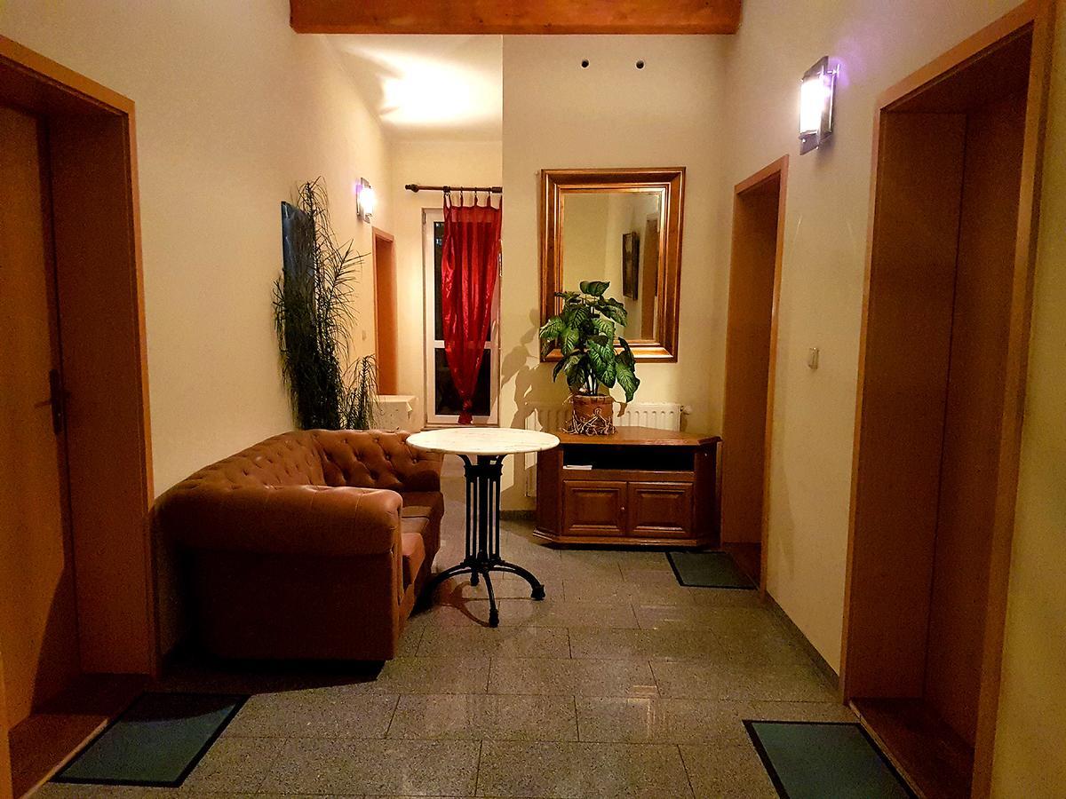 Pension Balkan Eisenhüttenstadt Buitenkant foto