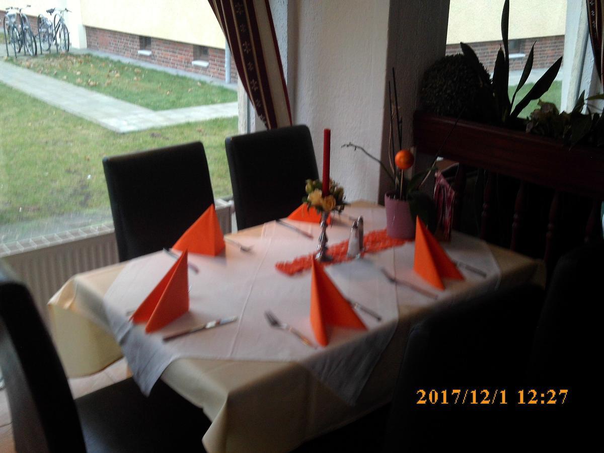 Pension Balkan Eisenhüttenstadt Buitenkant foto