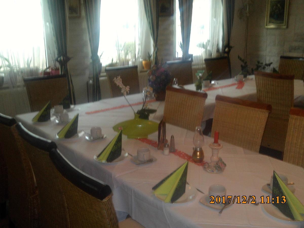 Pension Balkan Eisenhüttenstadt Buitenkant foto