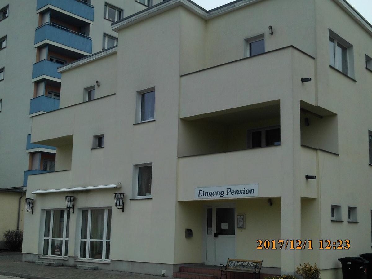 Pension Balkan Eisenhüttenstadt Buitenkant foto