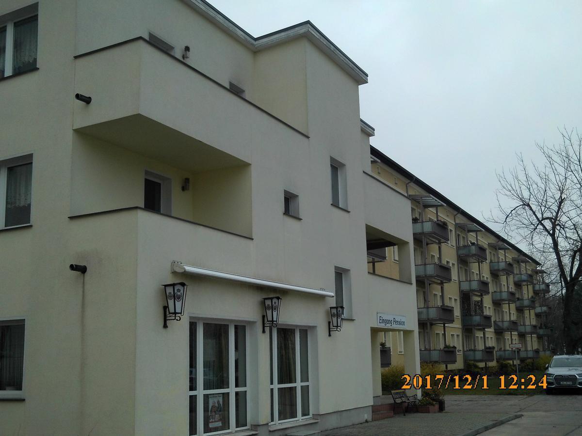 Pension Balkan Eisenhüttenstadt Buitenkant foto